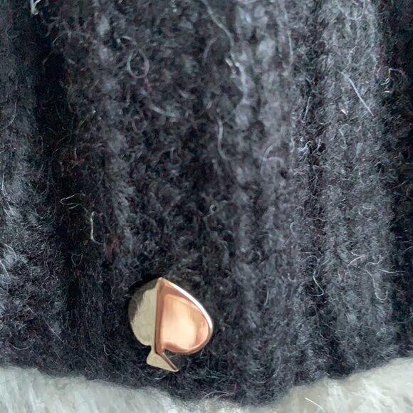 ?Kate Spade pompon stripped hat